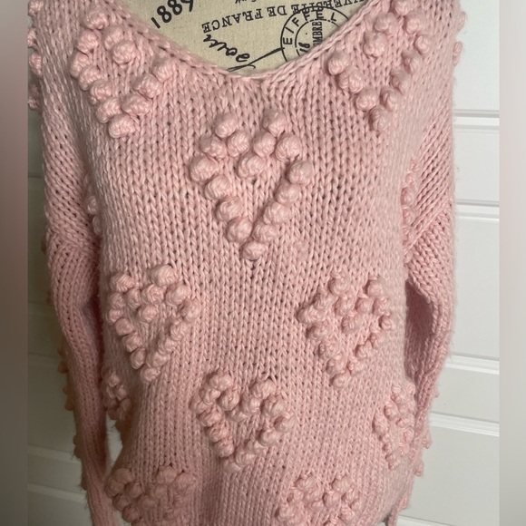 Chicwish KNIT YOUR LOVE V-NECK SWEATER Baby PINK Hearts Handmade Wool & Acrylic - Picture 8 of 12